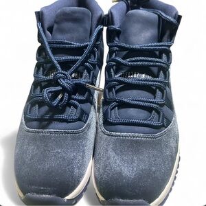 Nike Air Jordan 11 XI Retro Midnight Navy White   /  Woman Size 10.5